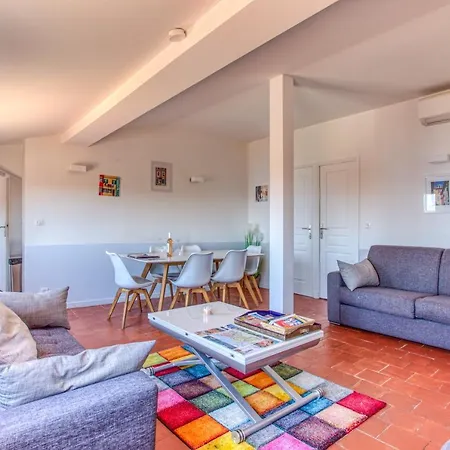 Apartment Le Gilly 6 - F3 Exceptionnel, Vue Mer, Moderne, Climatisation, Vieux-nice *